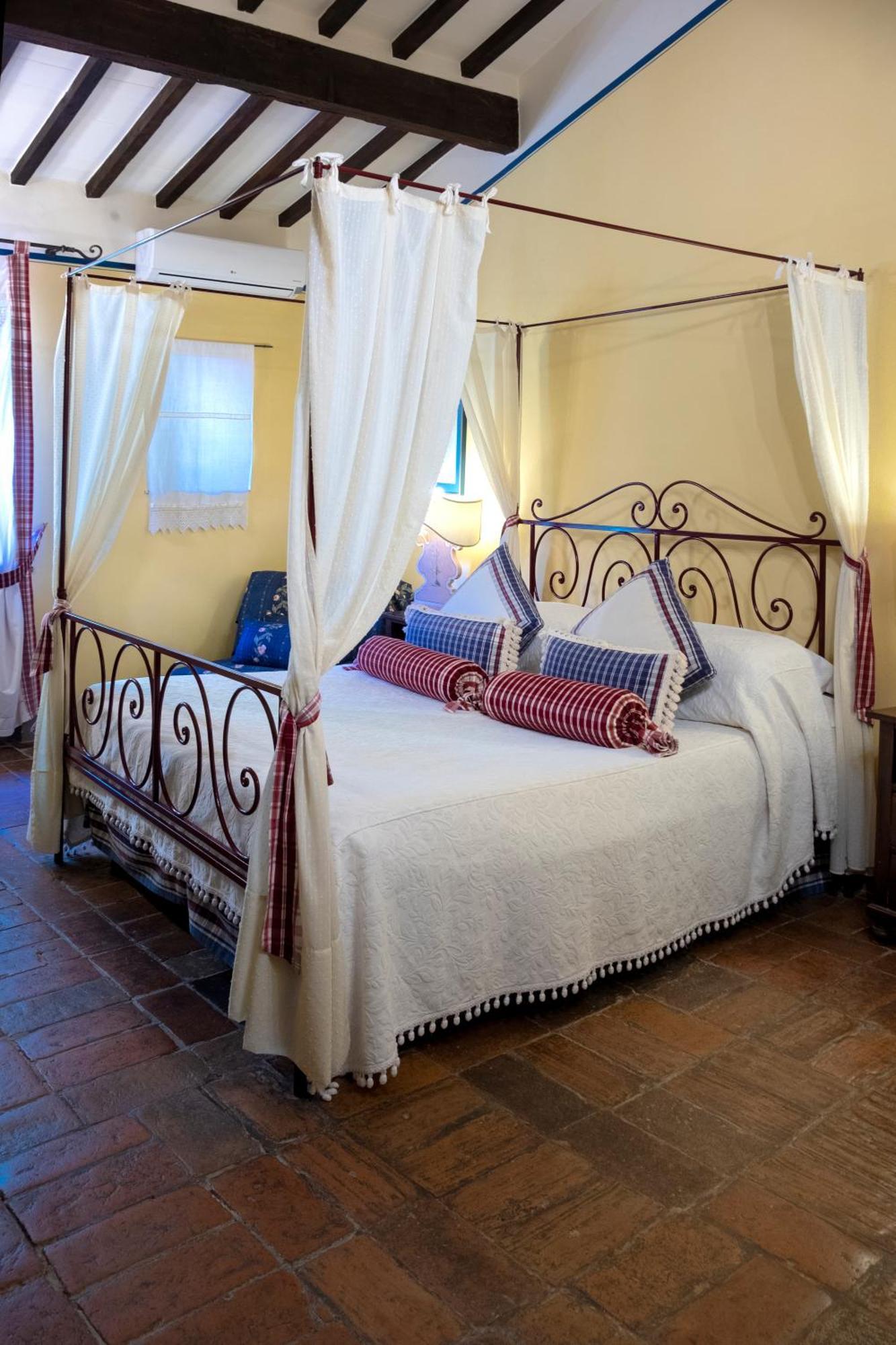 Double Room,1565150179:JPEG