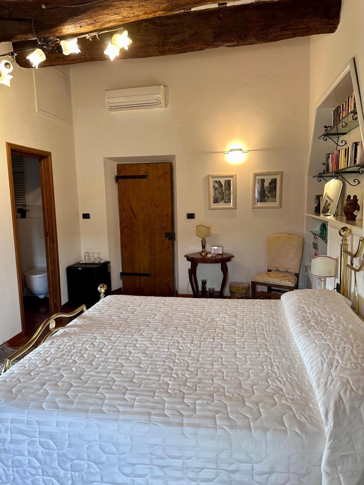 Double Room Private Bathroom