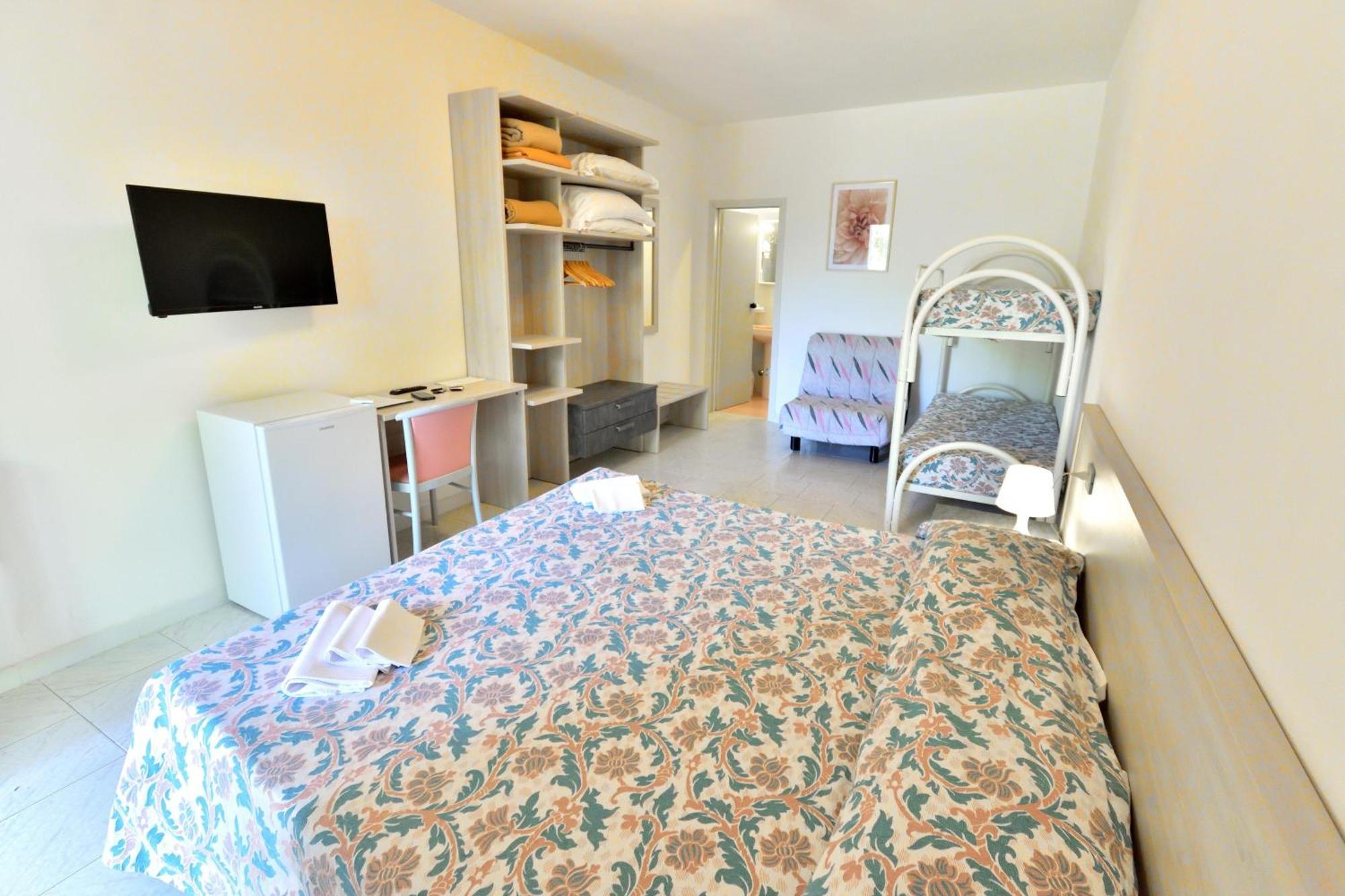 Family Room,1606067470:JPEG