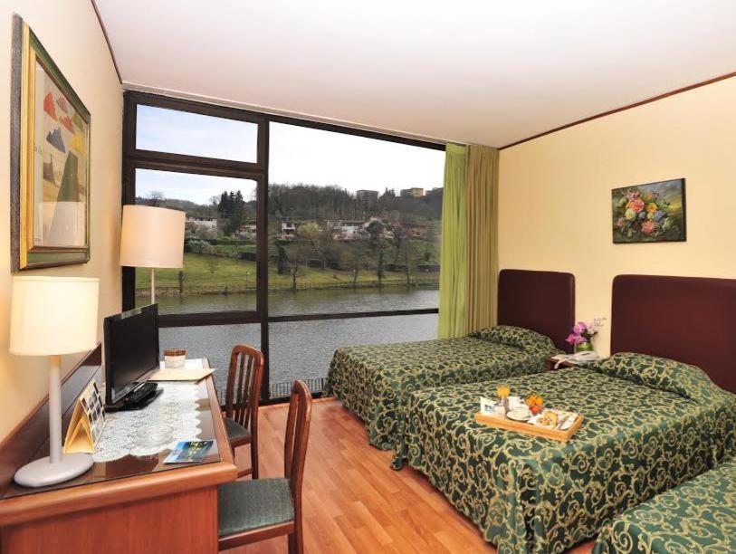 Double or Twin Room Lake View,769945462:JPEG