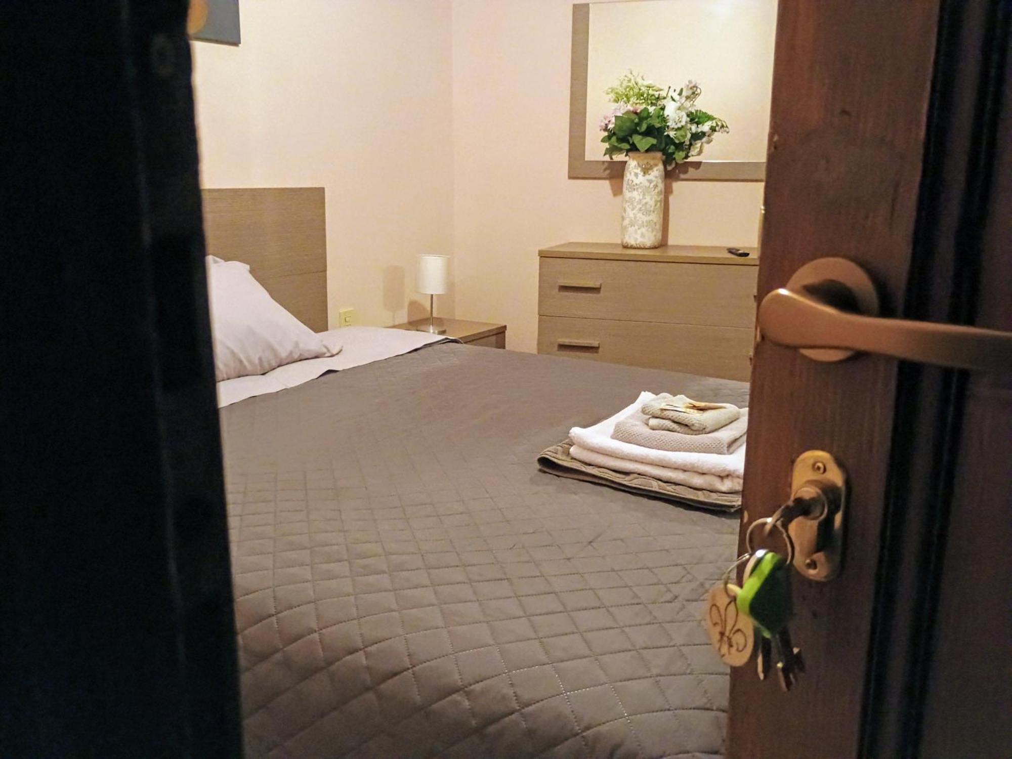 Large Single Room