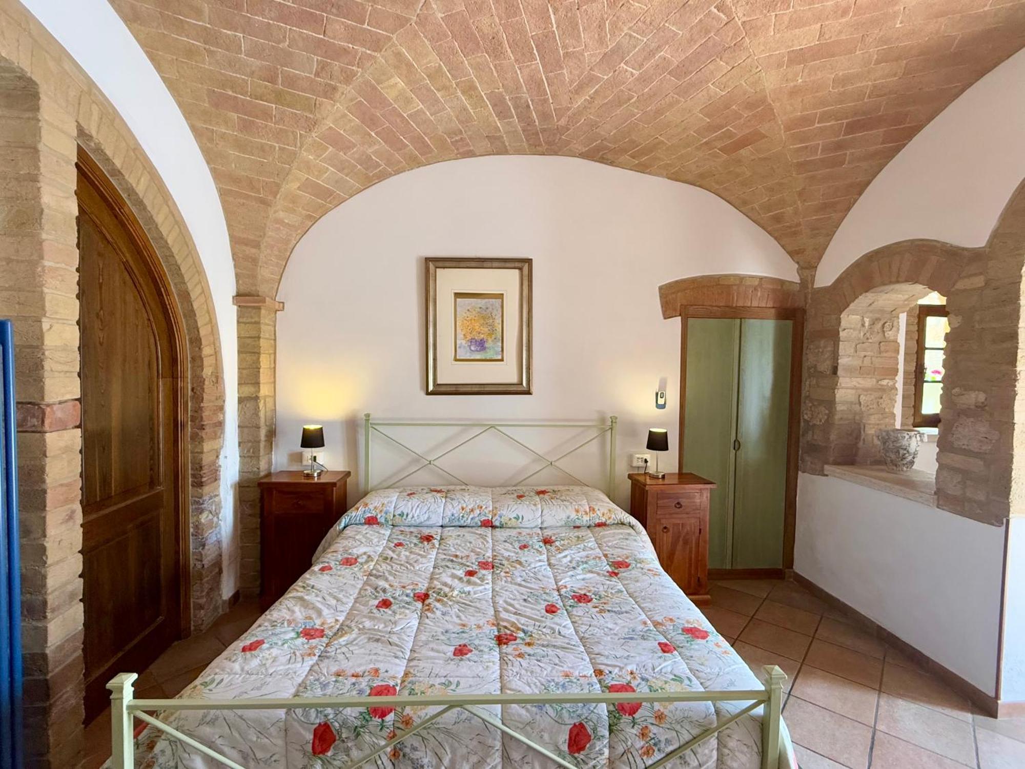 Double Room,1765163139:JPEG