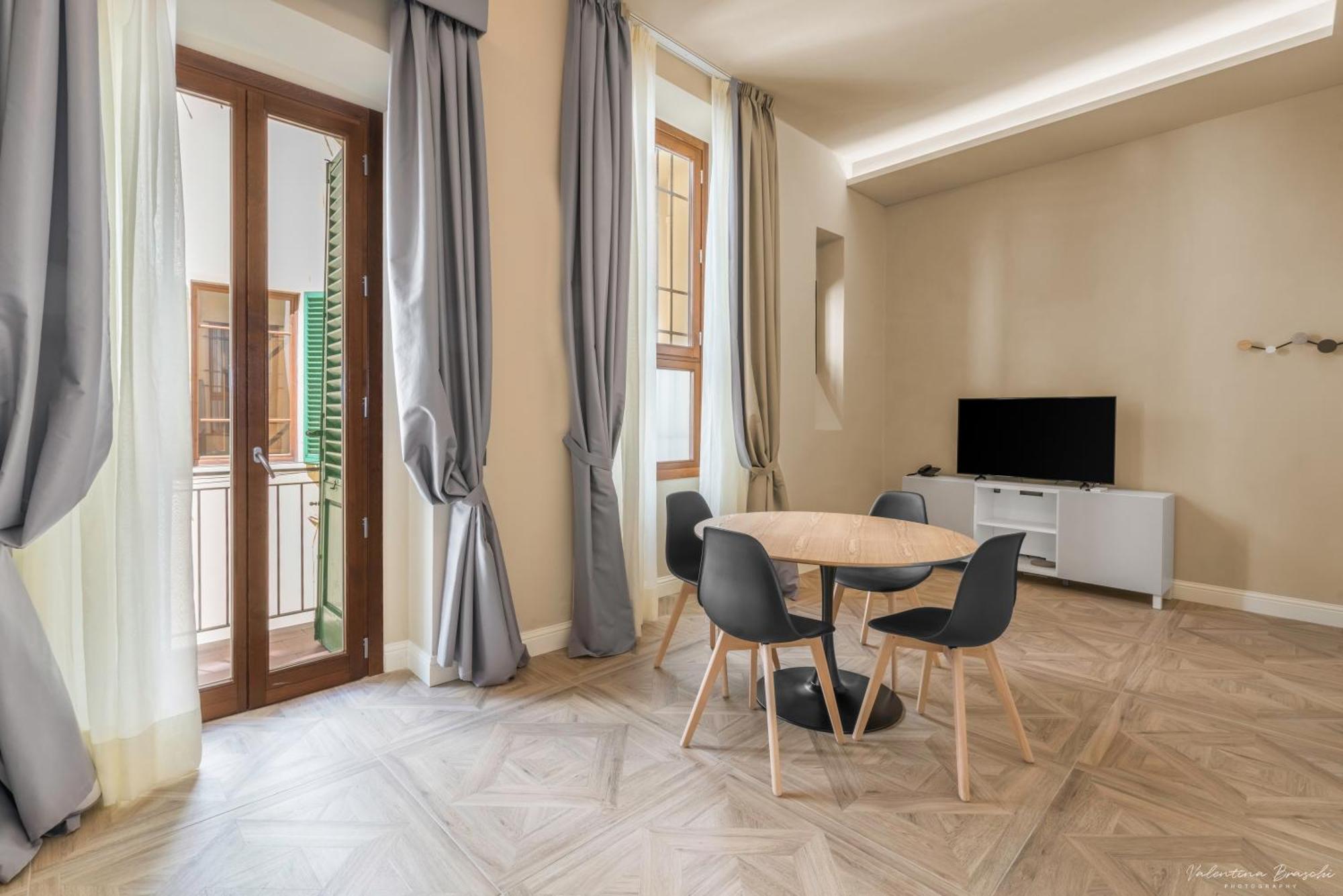Three-Bedroom Deluxe Apartment