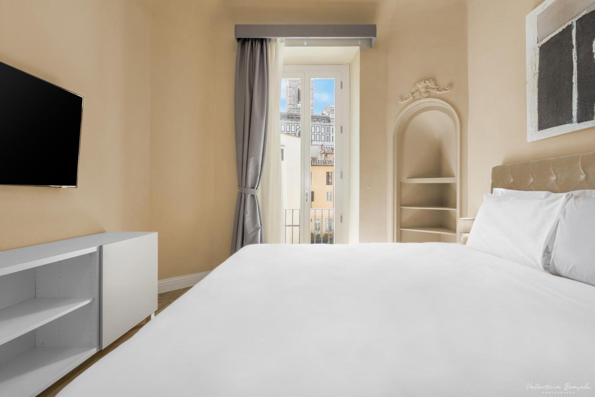 Three-Bedroom Deluxe Apartment