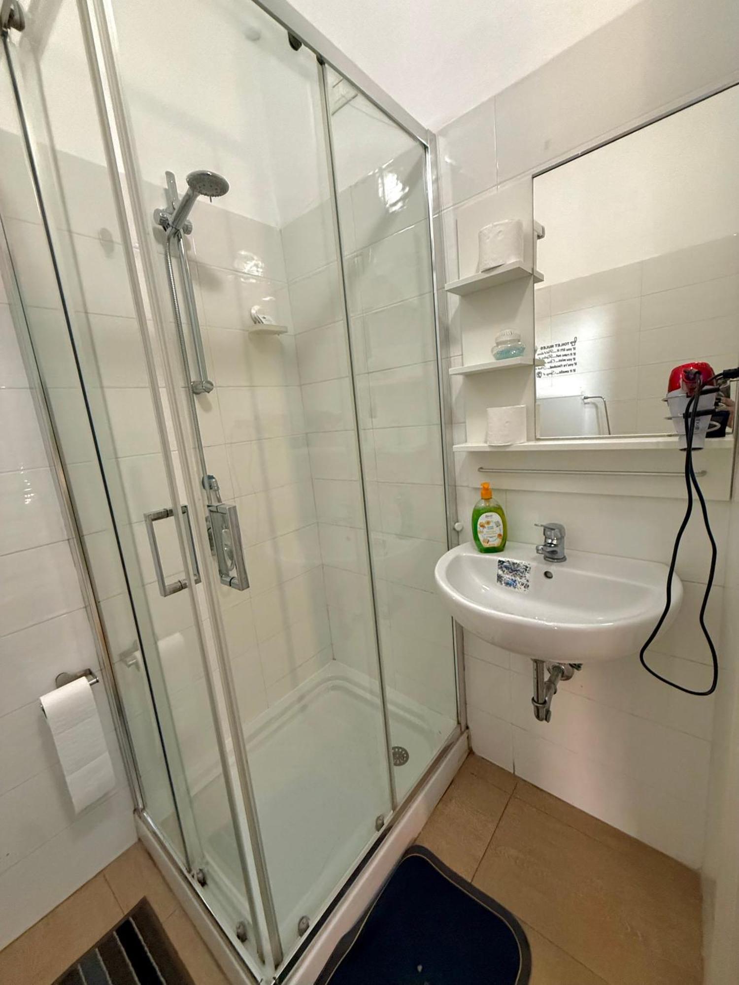 Single Room with Private Bathroom,1694579115:JPEG