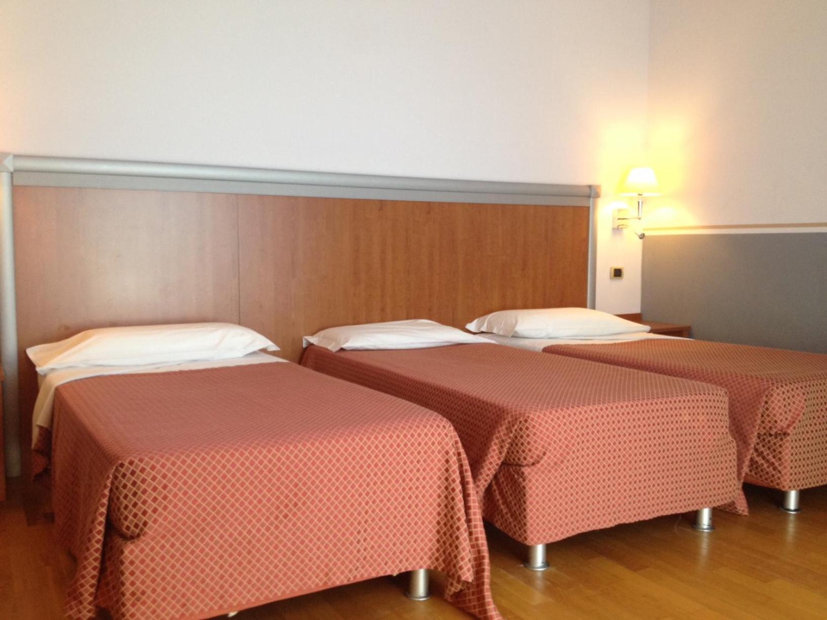 Basic Triple Room