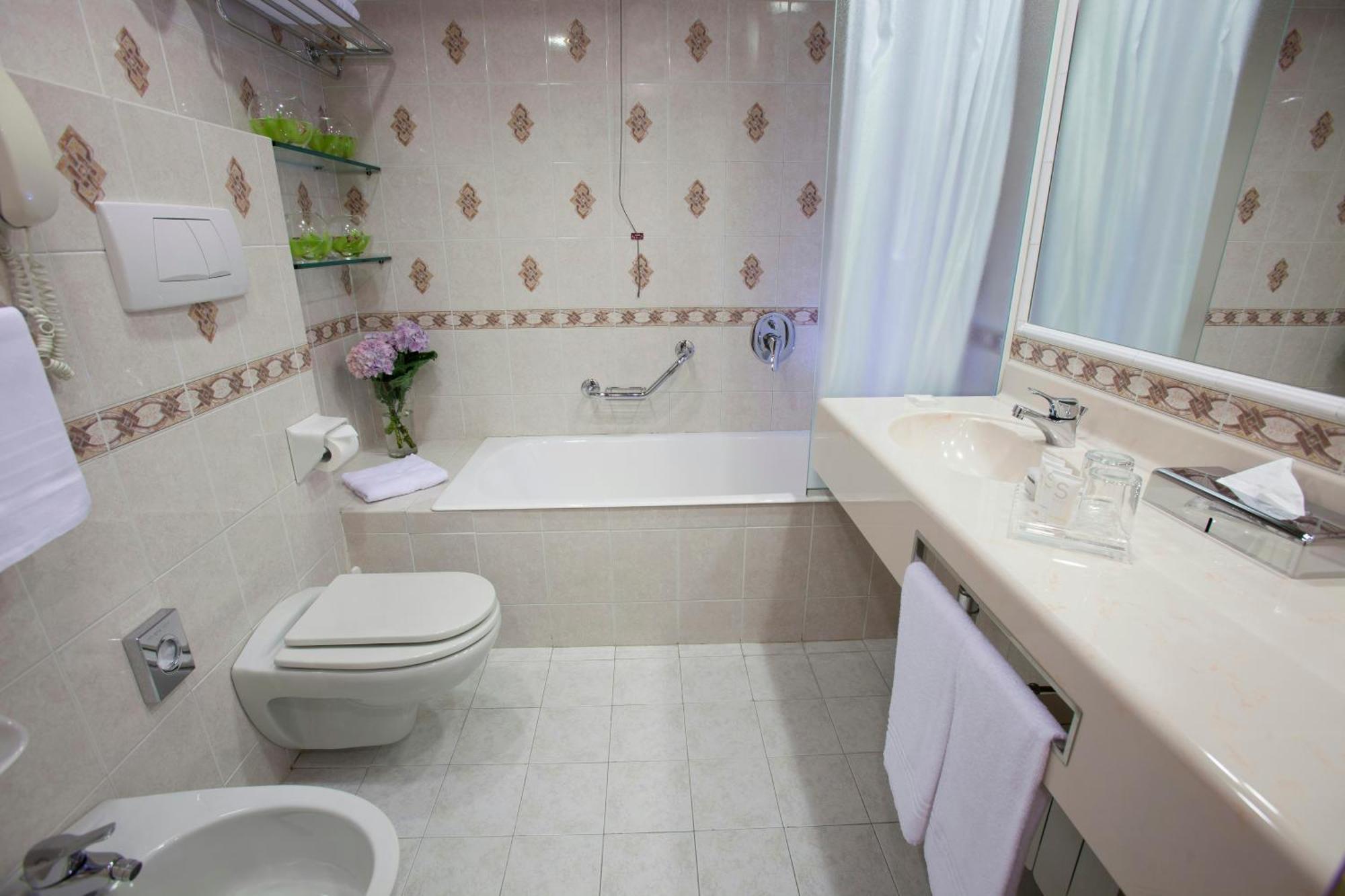 Superior Double or Twin Room,1729994460:JPEG