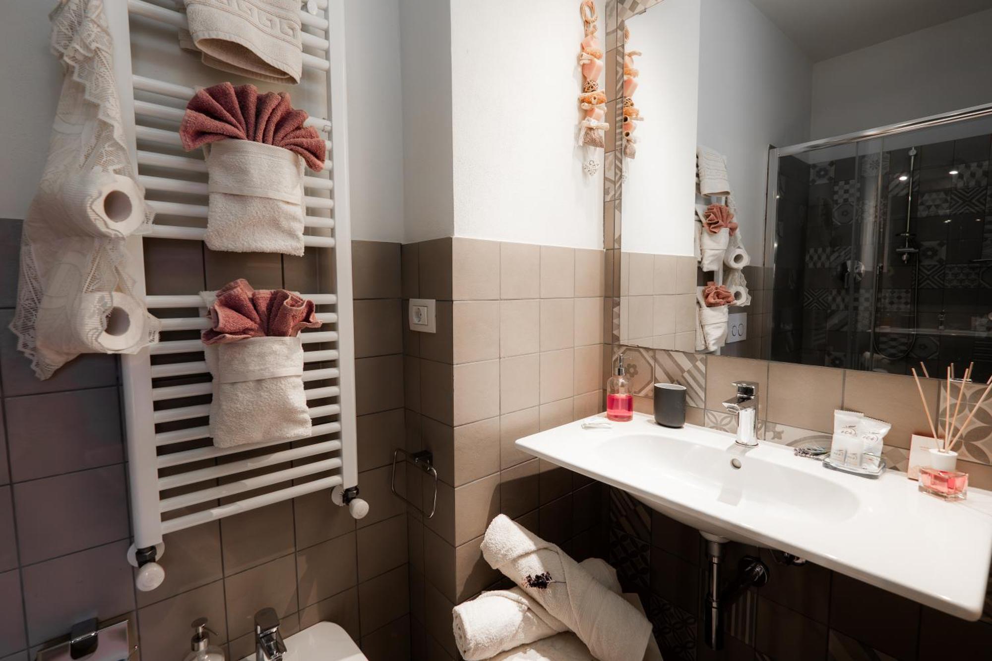 Double Room Private Bathroom