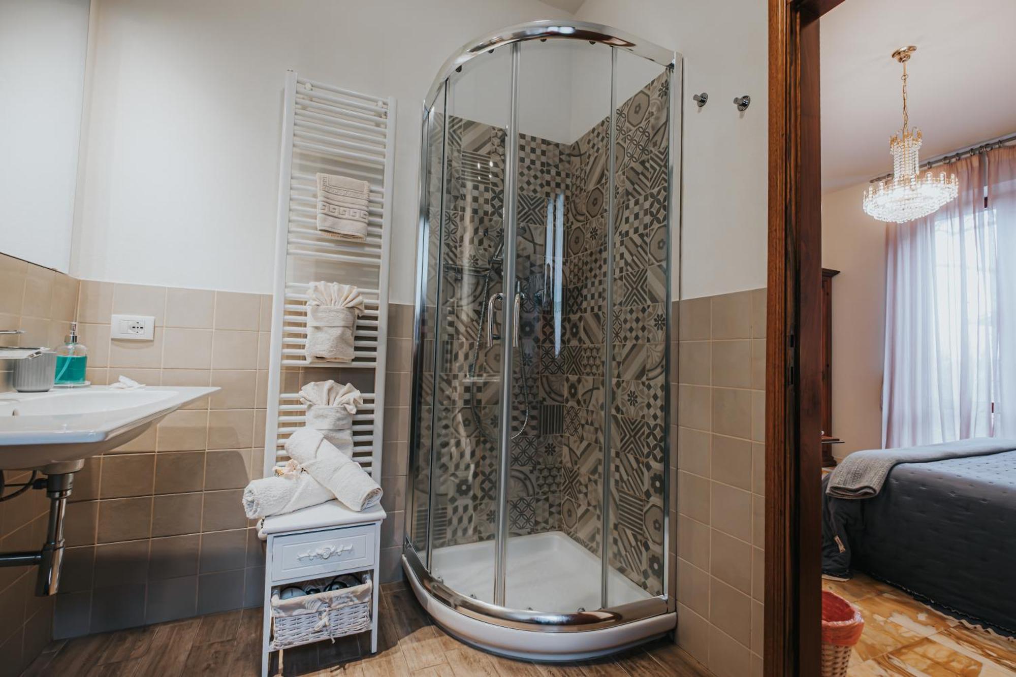 Double Room Private Bathroom