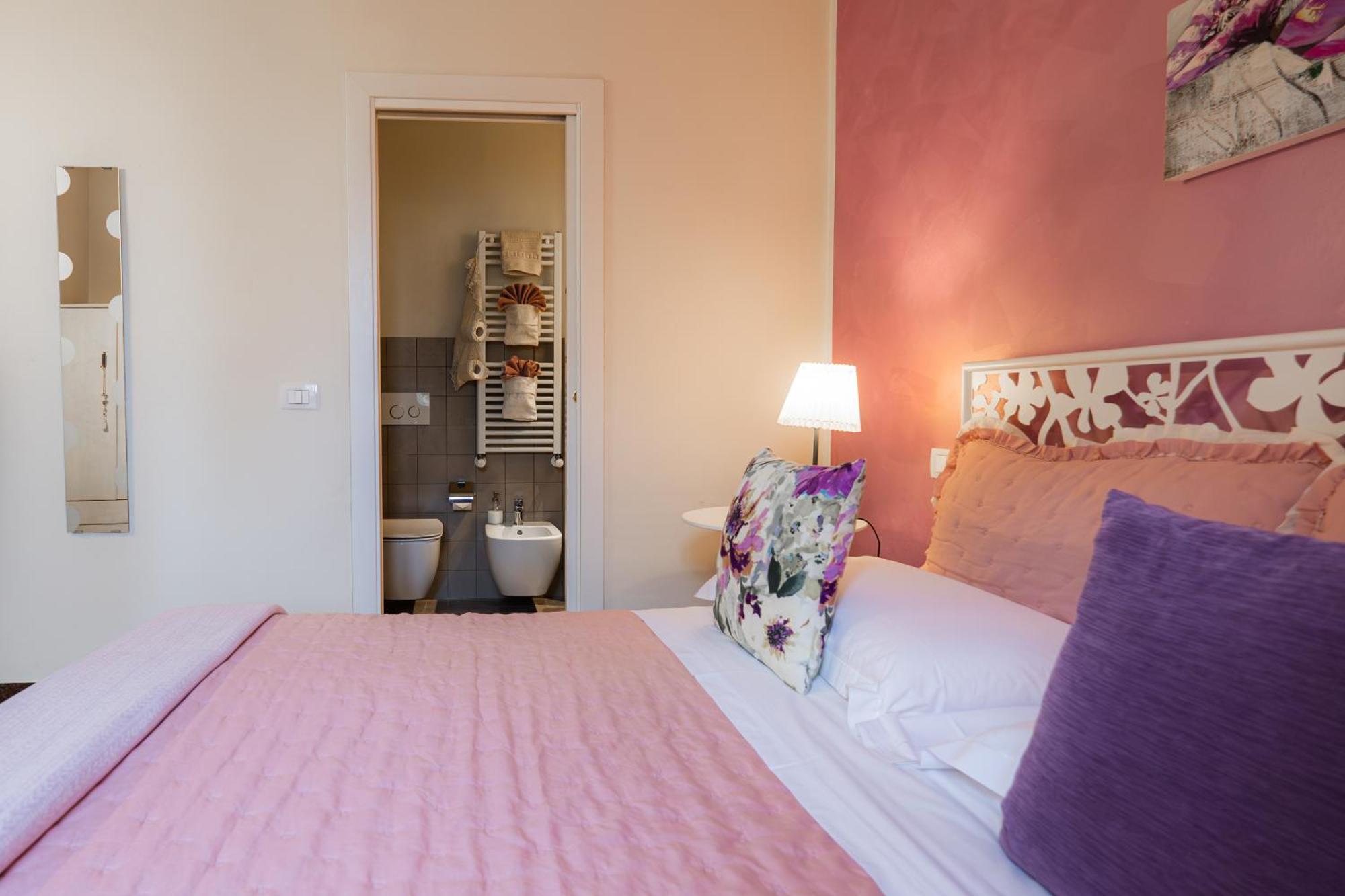 Double Room Private Bathroom