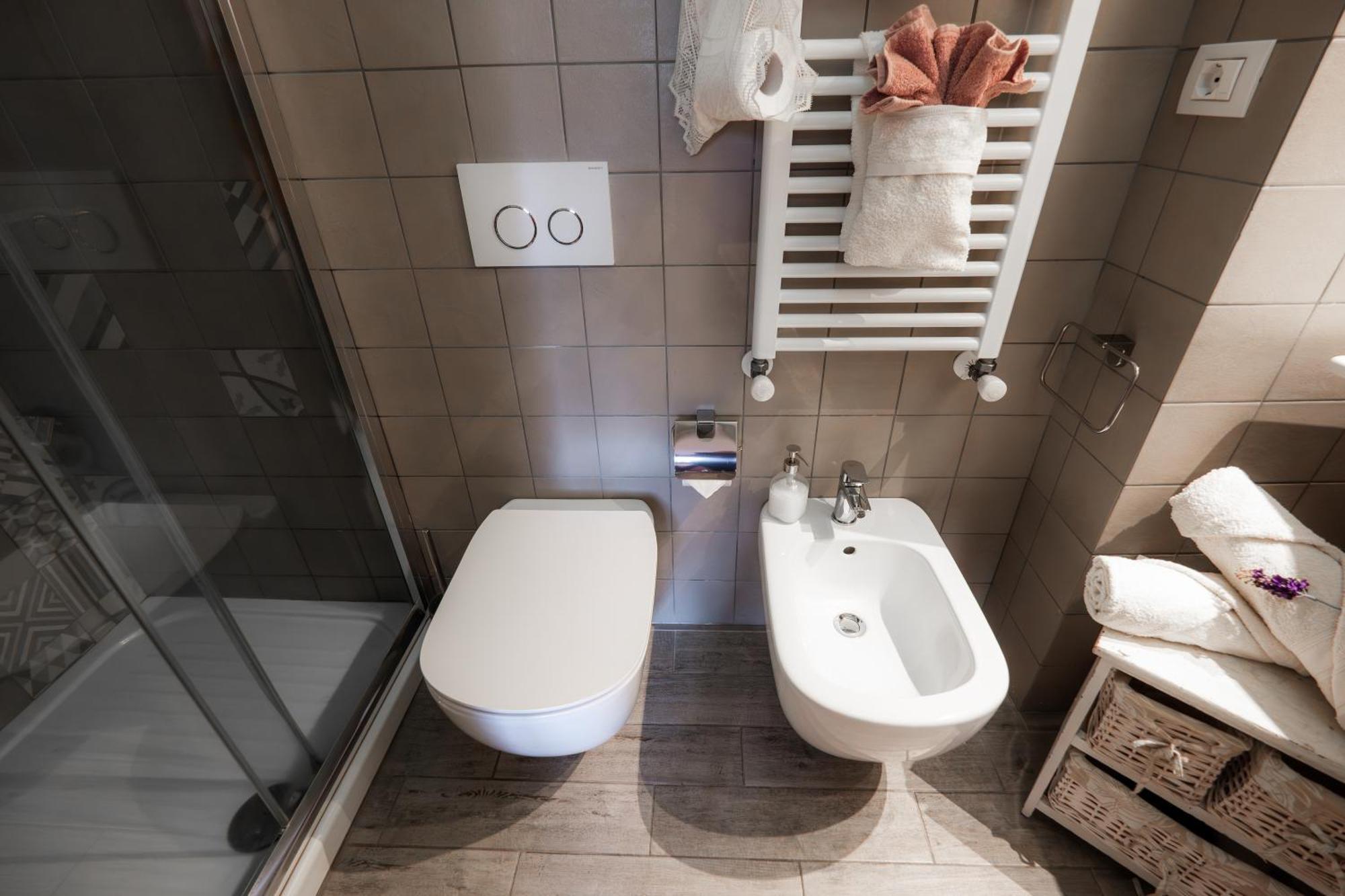 Double Room Private Bathroom