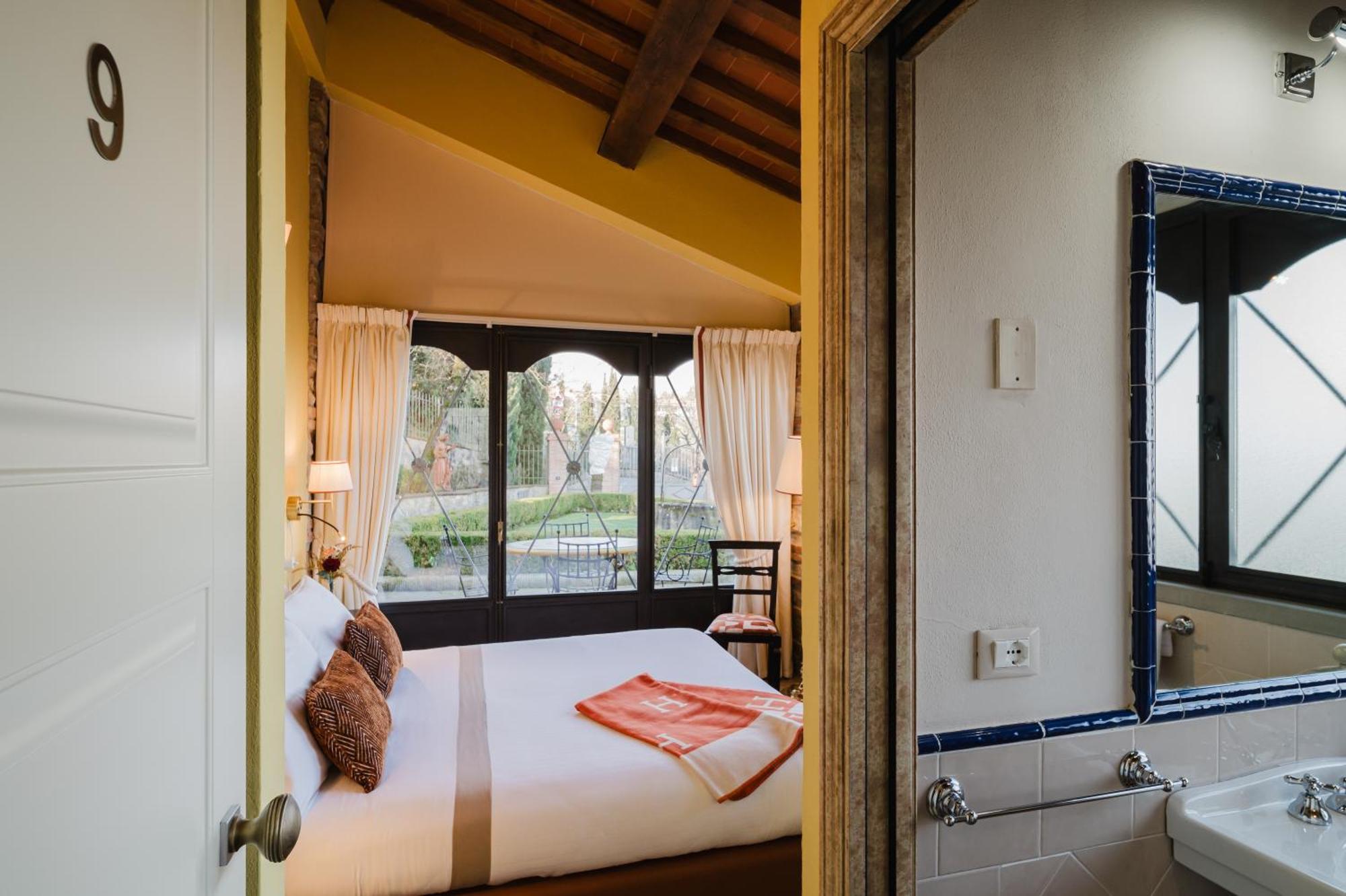 Deluxe Double or Twin Room Garden View