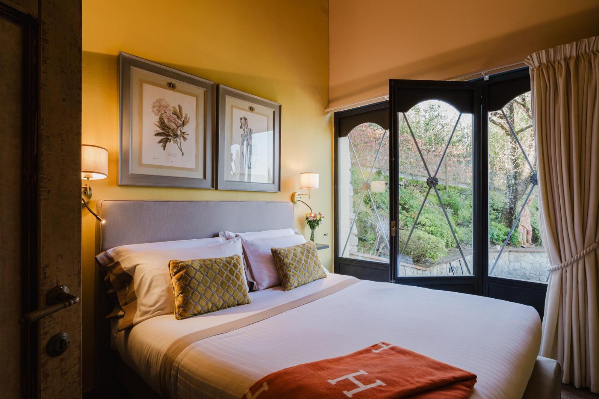 Deluxe Double or Twin Room Garden View