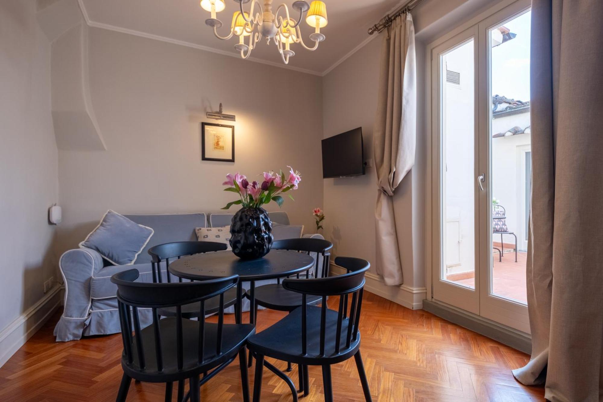 Penthouse Apartment,1765325972:JPEG