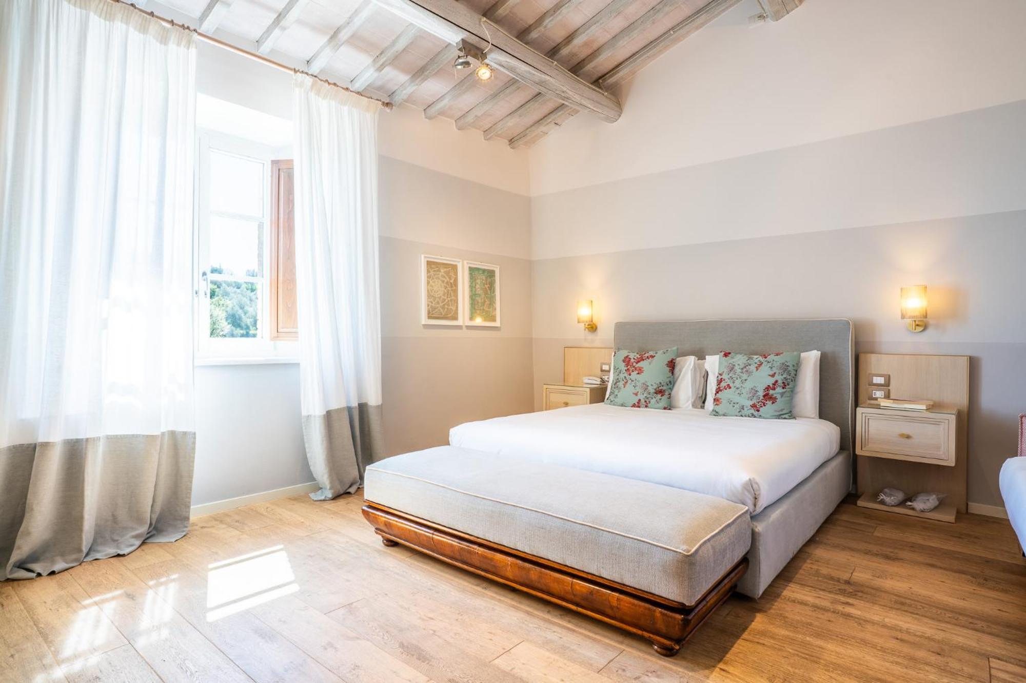 Deluxe King Size Double Room view