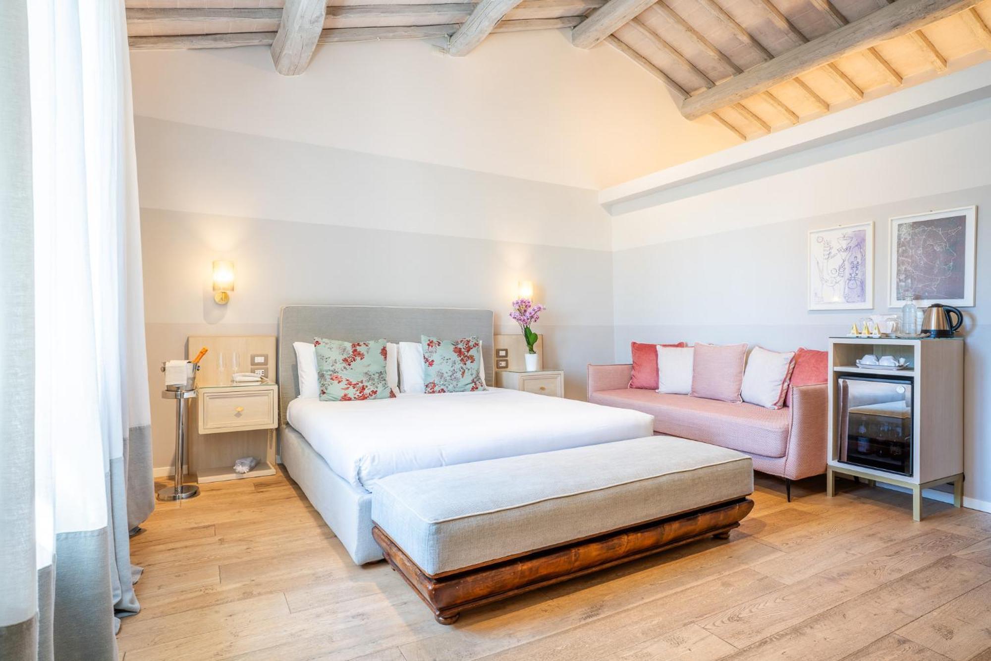 Deluxe King Size Double Room view