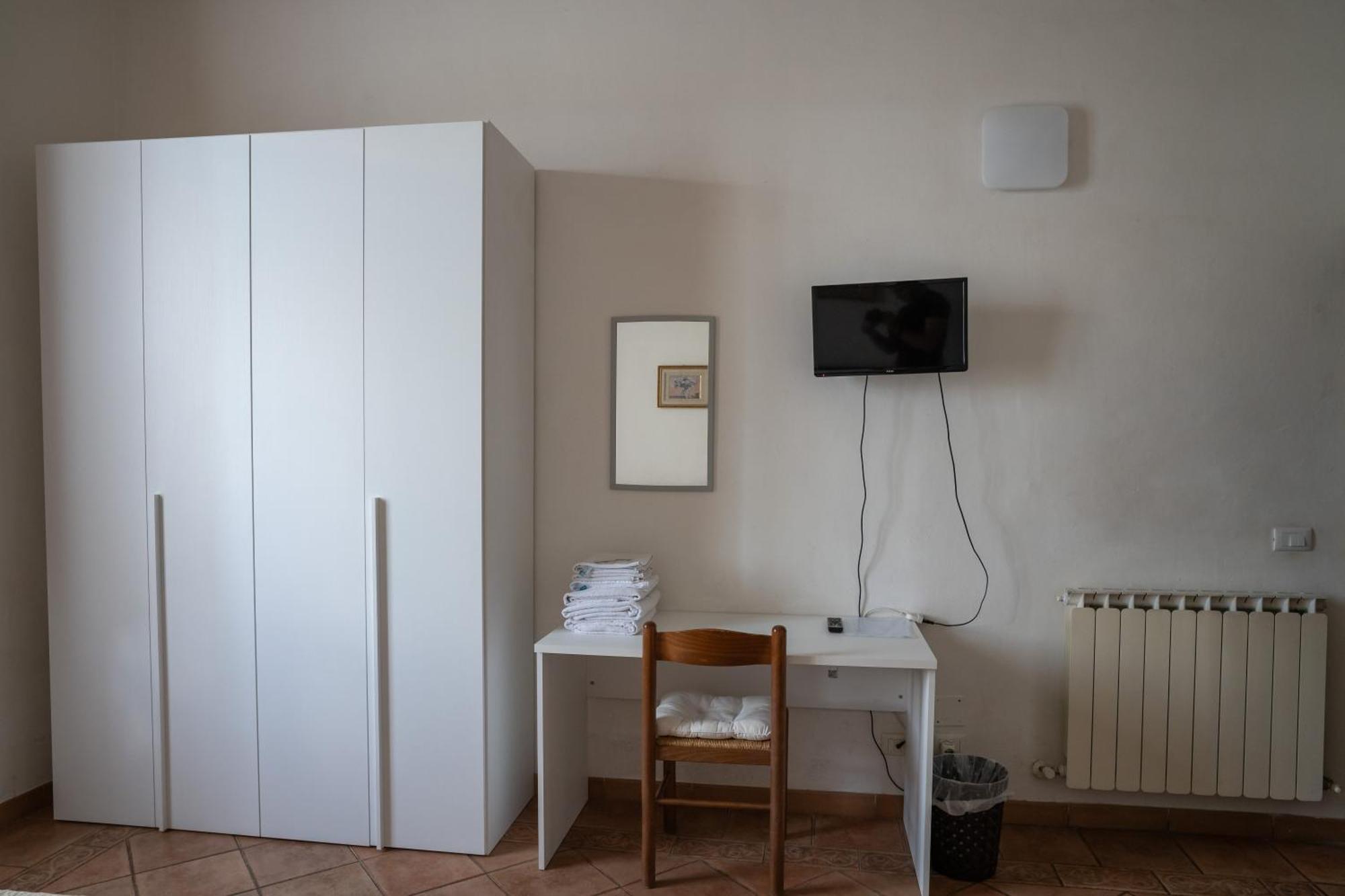 Double Room Shared Toilet,1771914438:JPEG