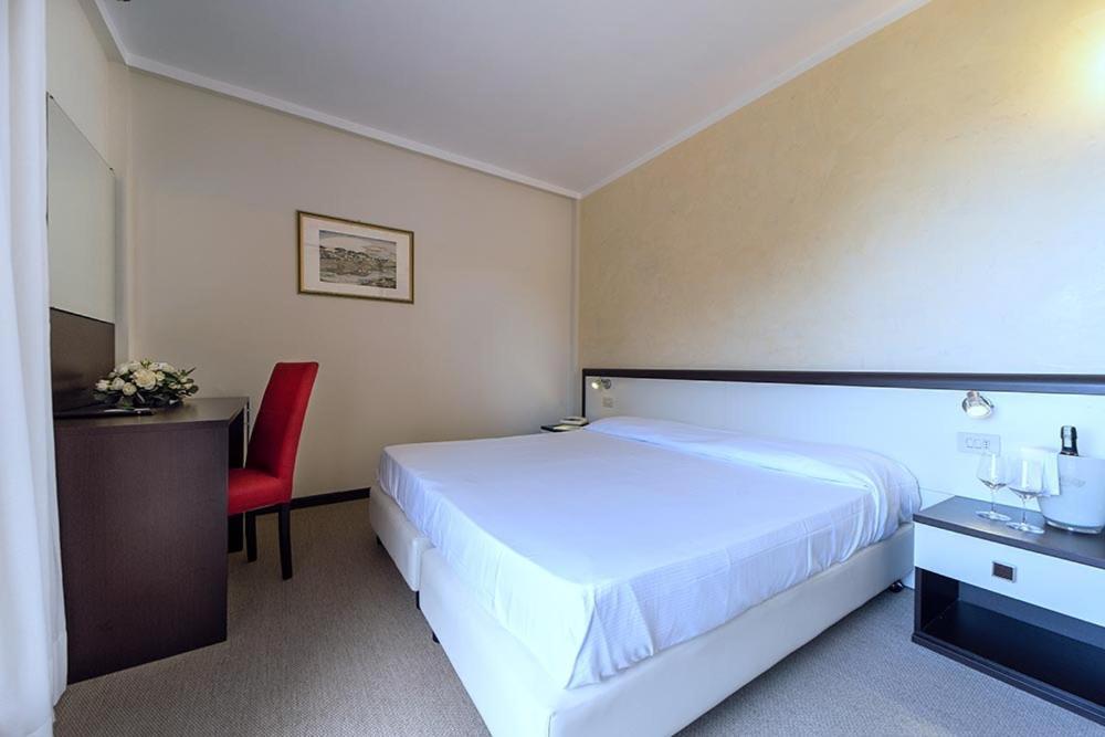 Double or Twin Room Sea View,1773678916:JPEG