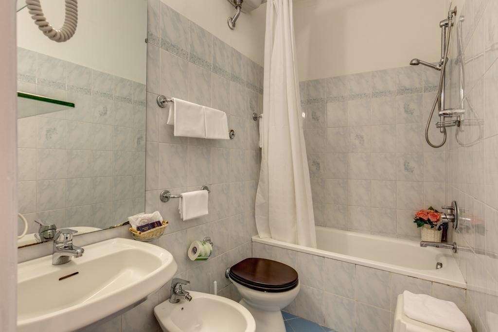 Economy Twin Room,1274602792:JPEG