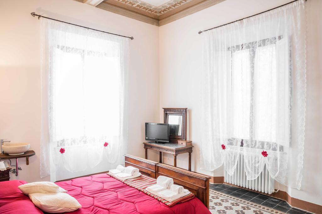 Double Room Private External Bathroom