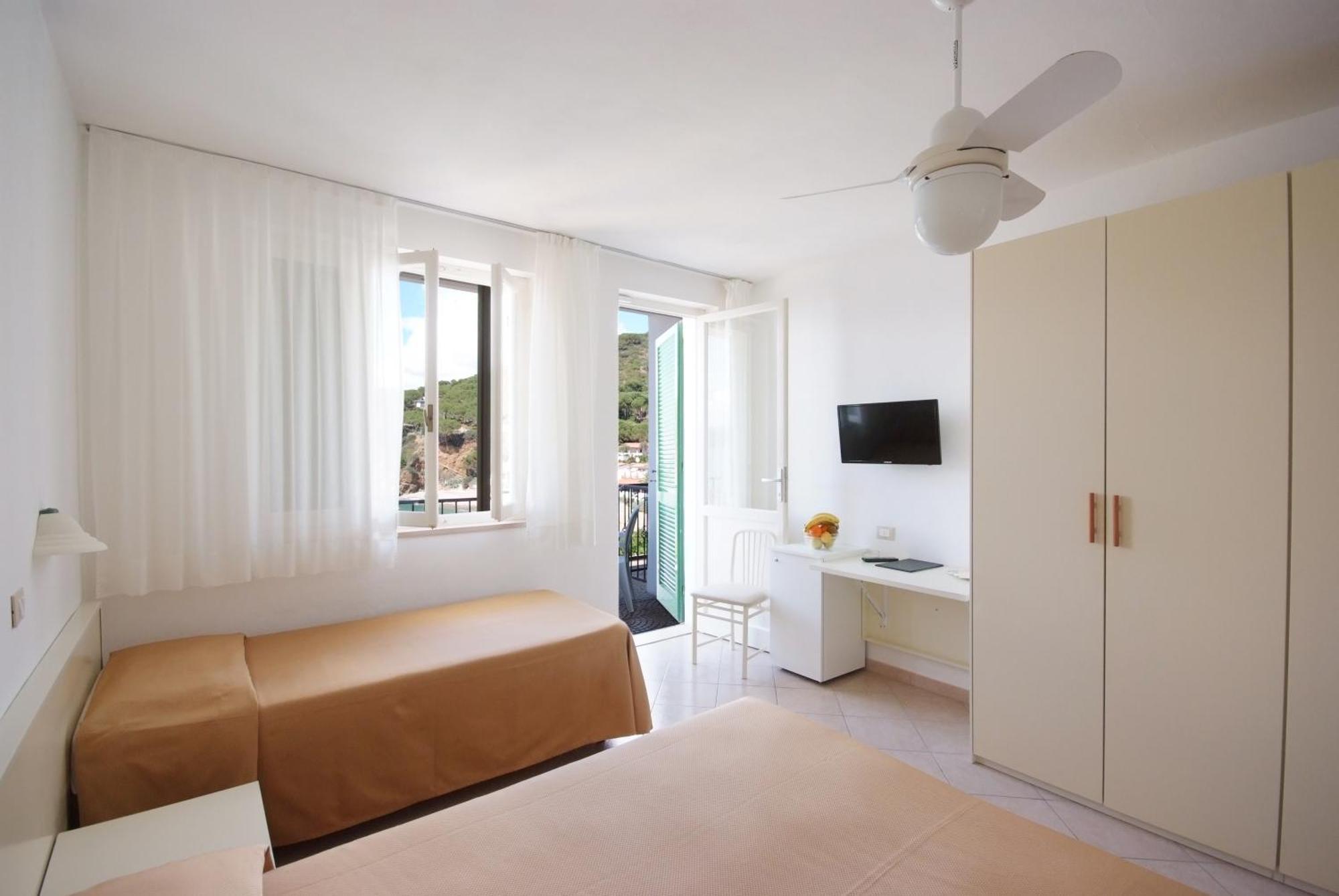 Dreibettzimmer mit Meerblick