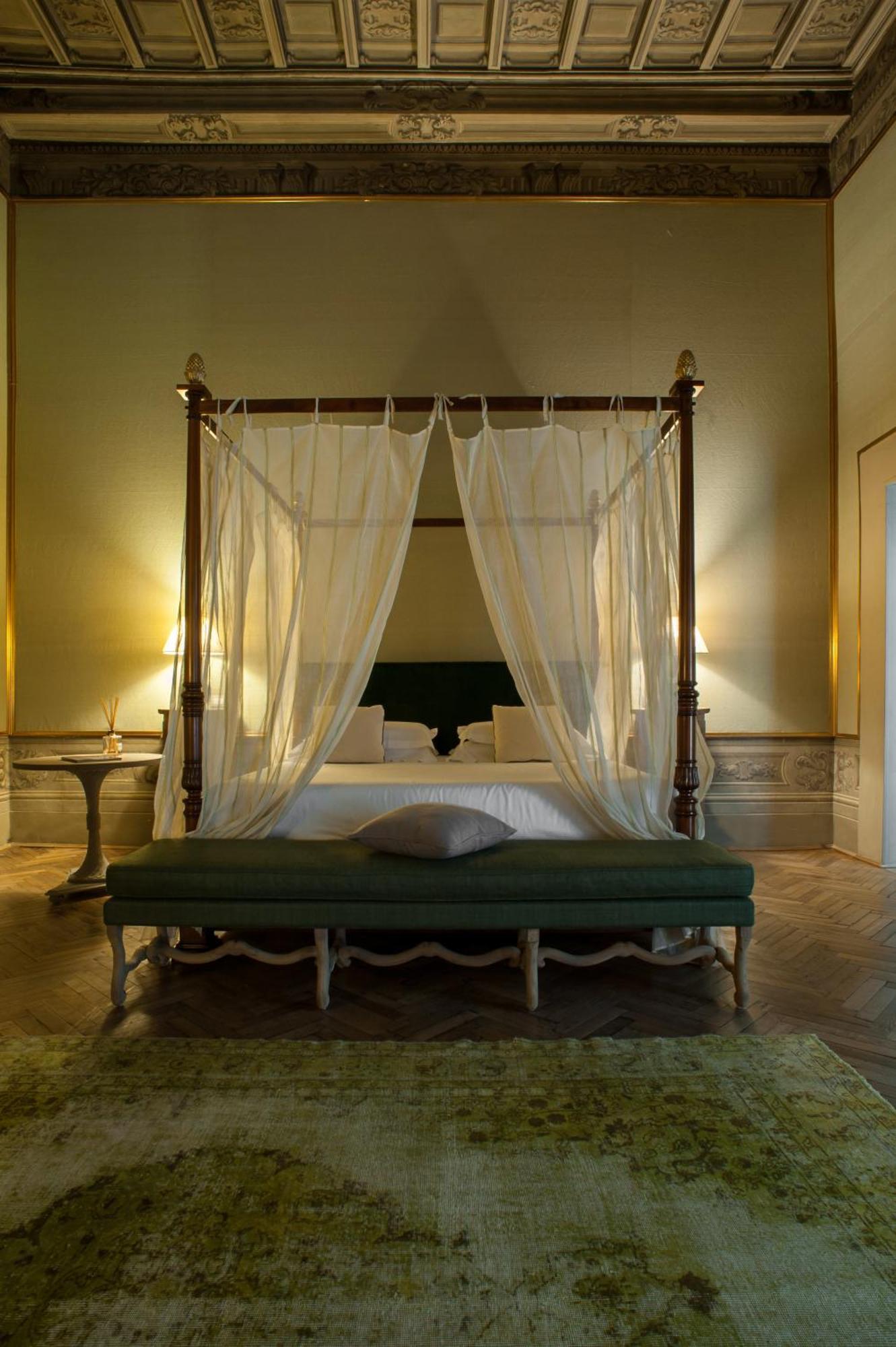 Suite with Garden View