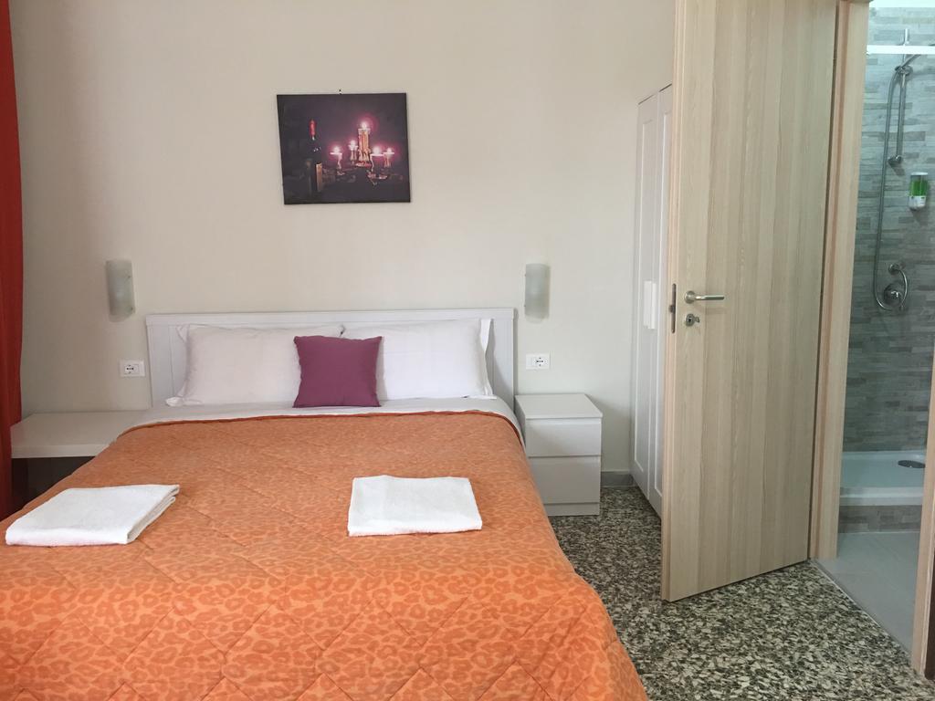 Quadruple Room Private Bathroom