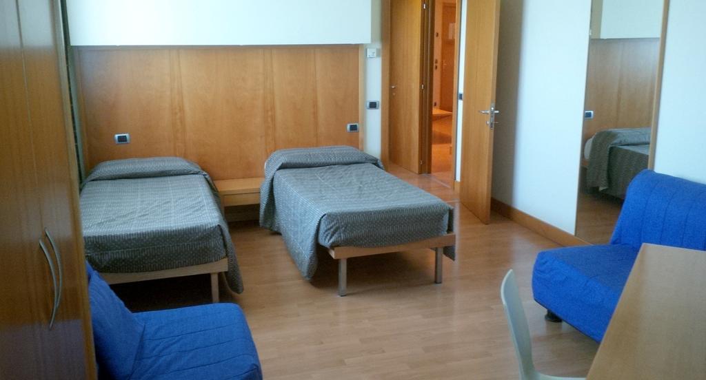 Deluxe Single Room,159010371:JPEG
