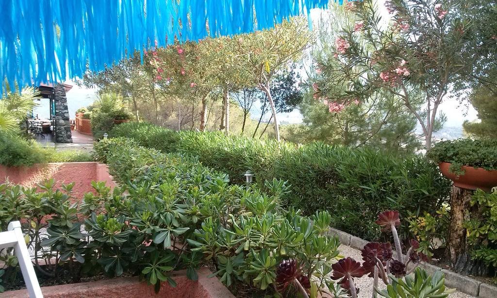 Studio,744197848:JPEG