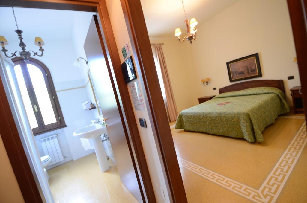 Double Room,56728900:JPEG