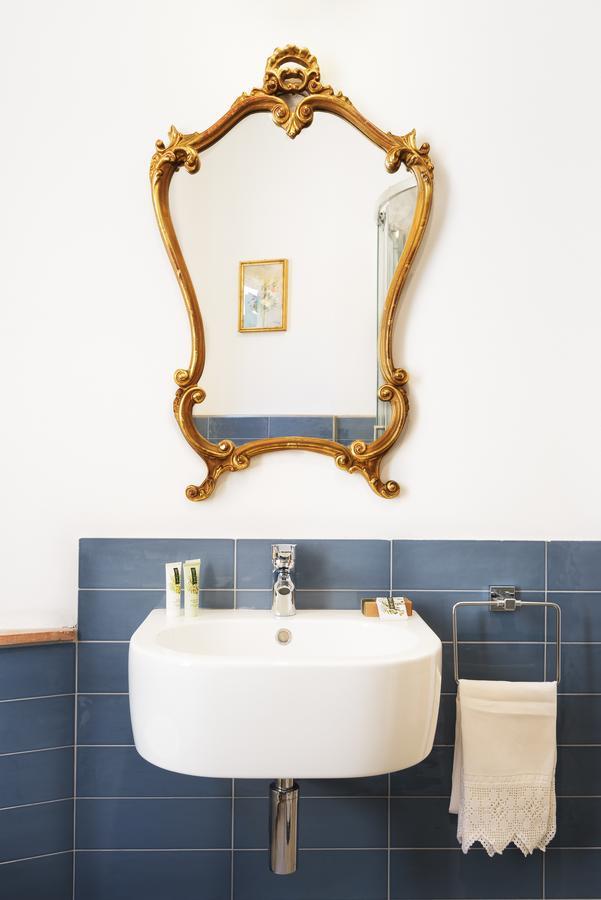 Deluxe Double Room Bath