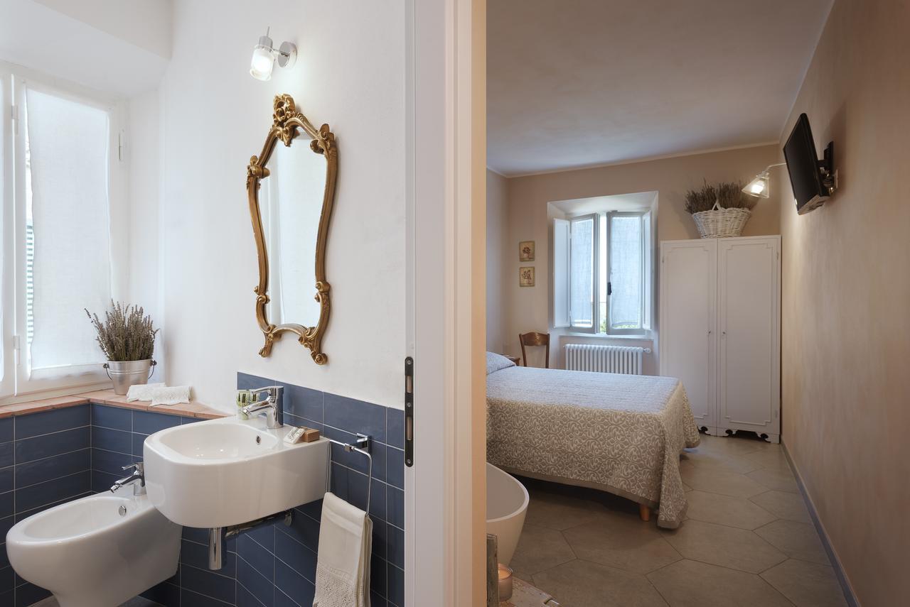 Deluxe Double Room Bath