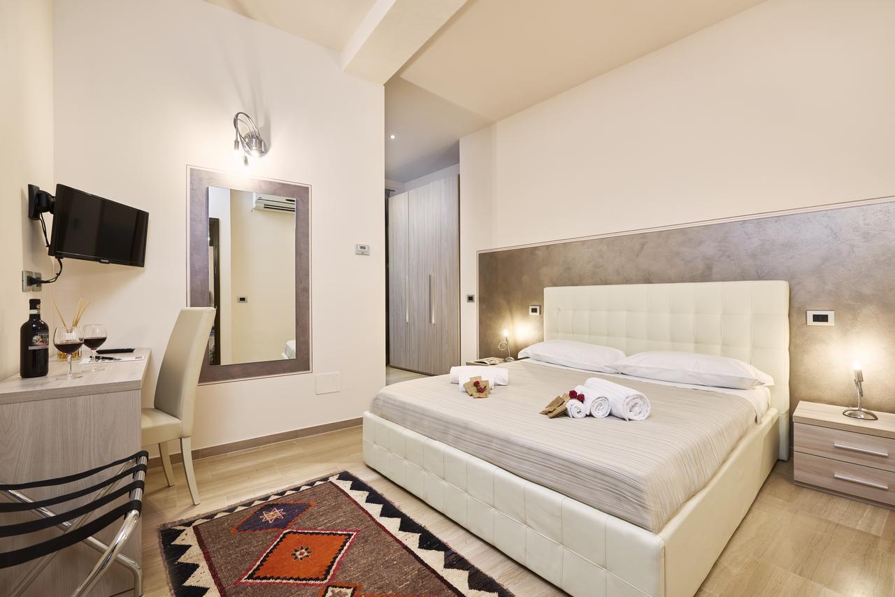 Double Room,587203179:JPEG