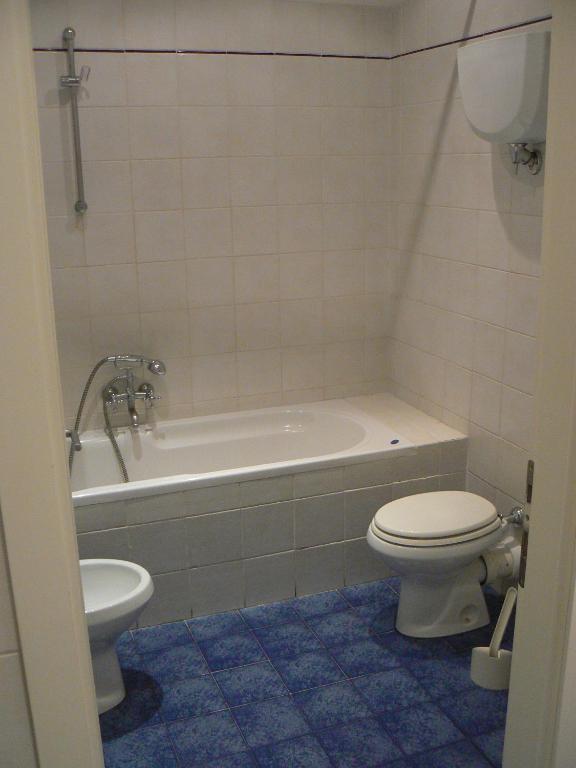 Triple Room,630816408:JPEG