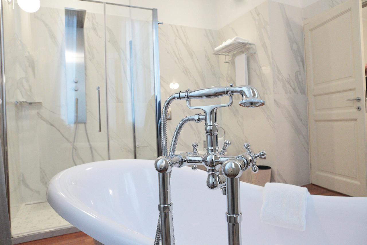 Superior Triple Room Bath