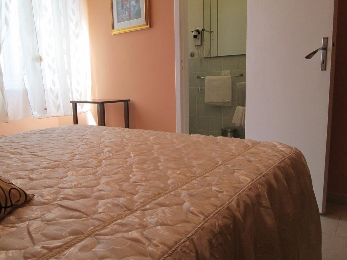 Double Room,648779544:JPEG