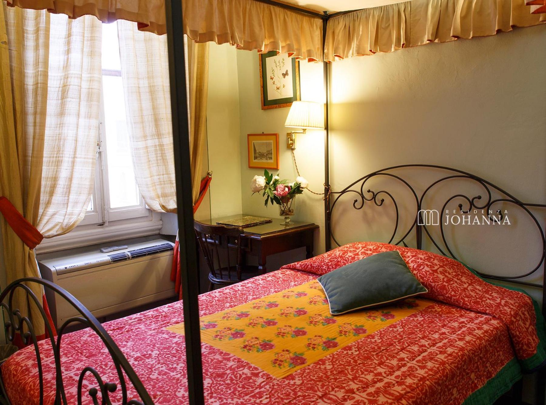 Deluxe Single Room,1215986257:JPEG