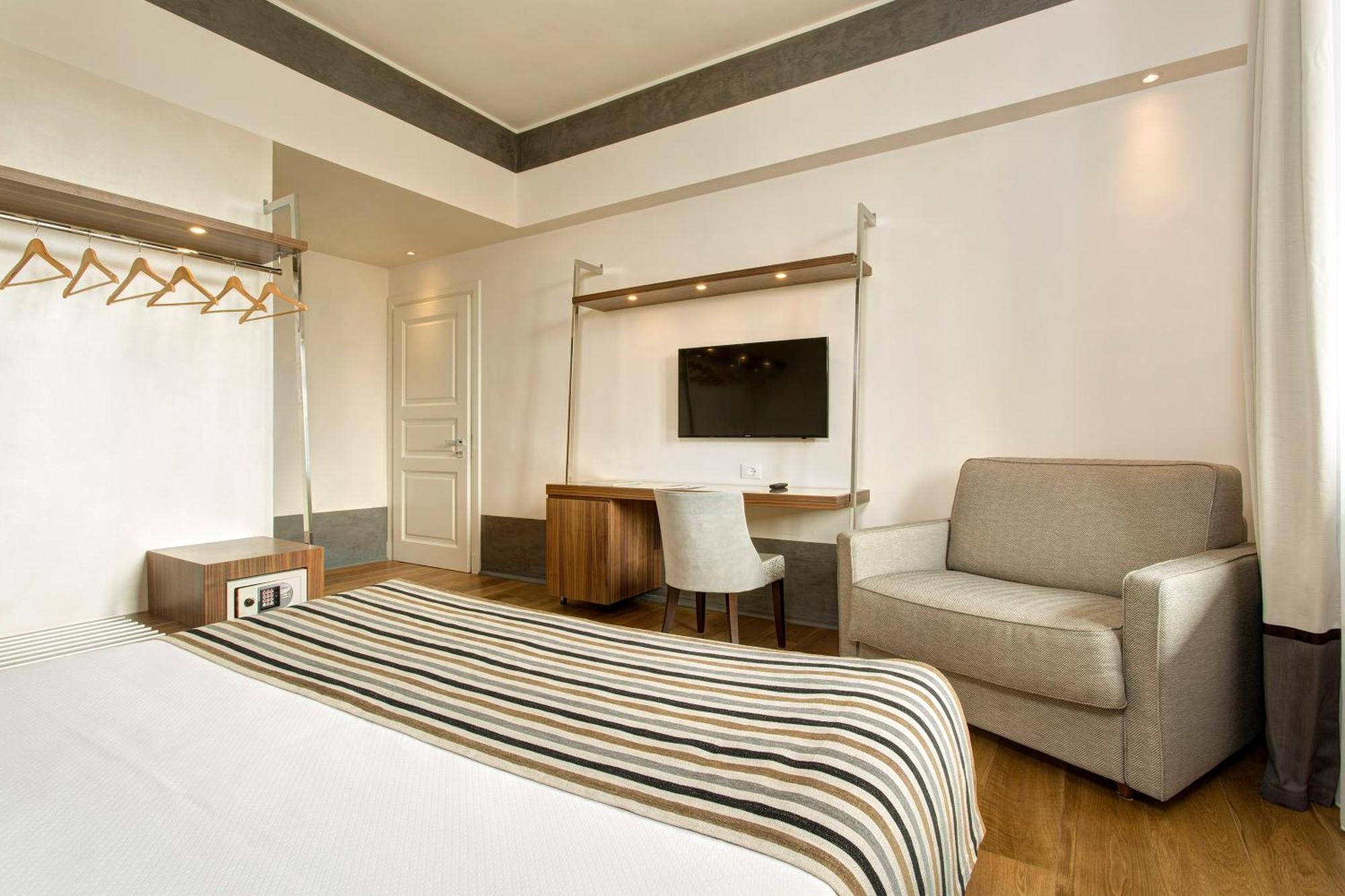 Triple Room,682204371:JPEG