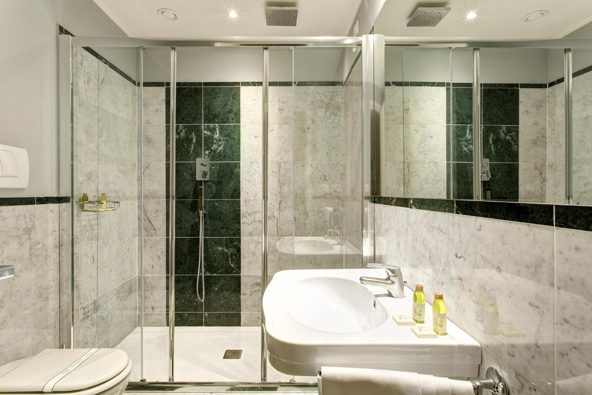 Double or Twin Room,682204467:JPEG