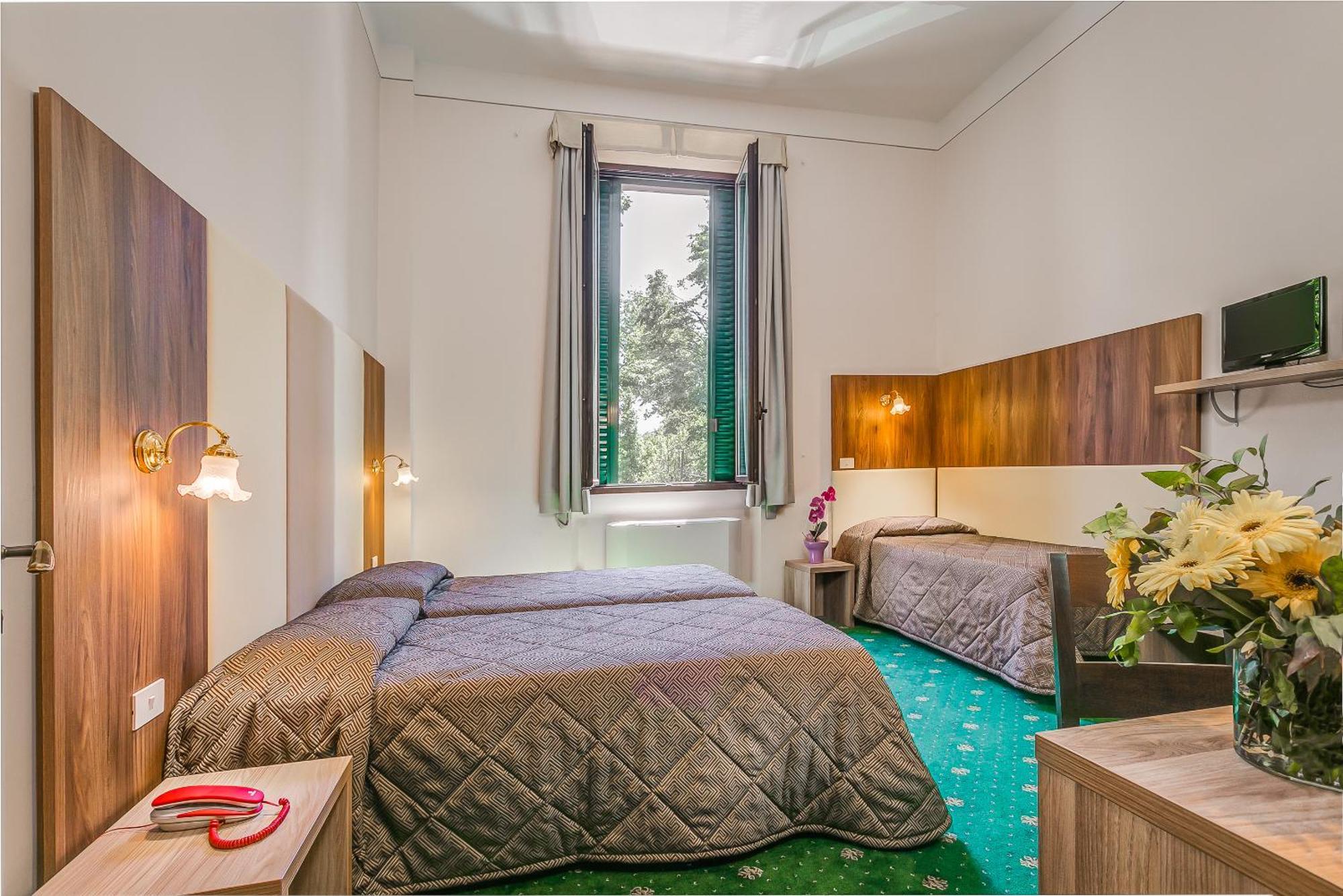Triple Room,689423154:JPEG