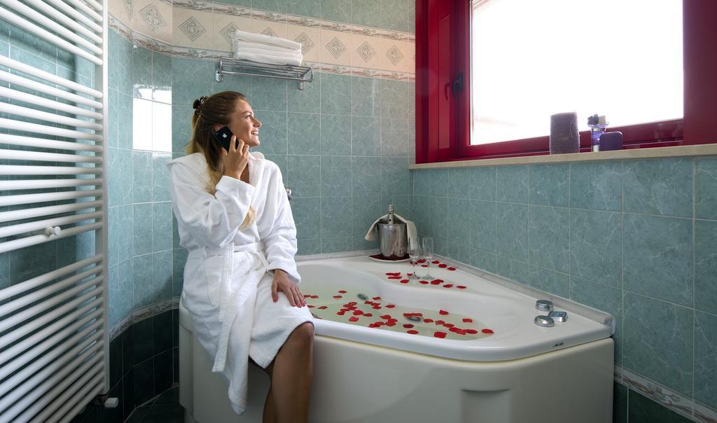 Junior Suite with Spa Access