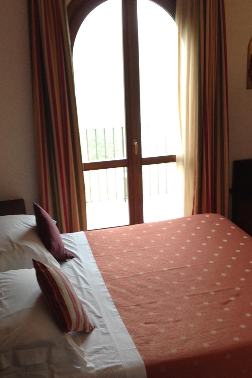 Large Single Room,830866823:JPEG