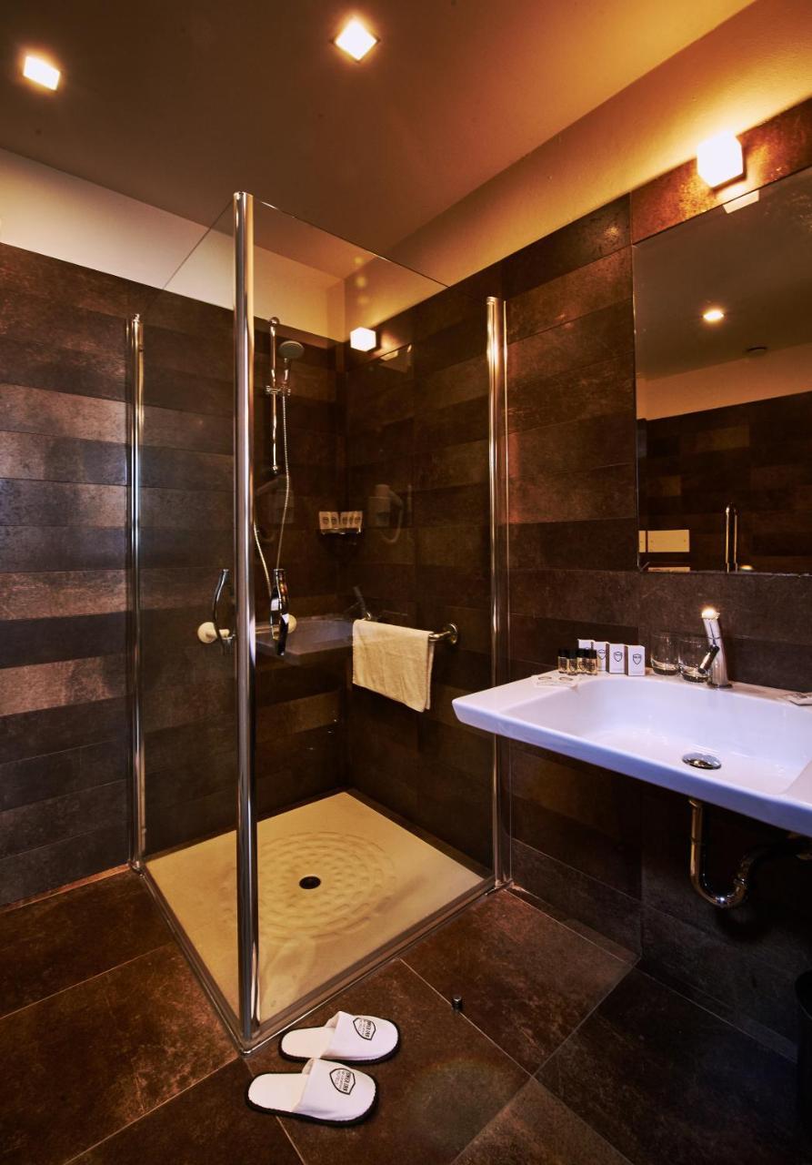 Triple Room,728565643:JPEG