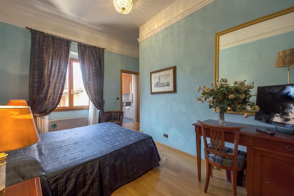 Doppel- oder Zweibettzimmer