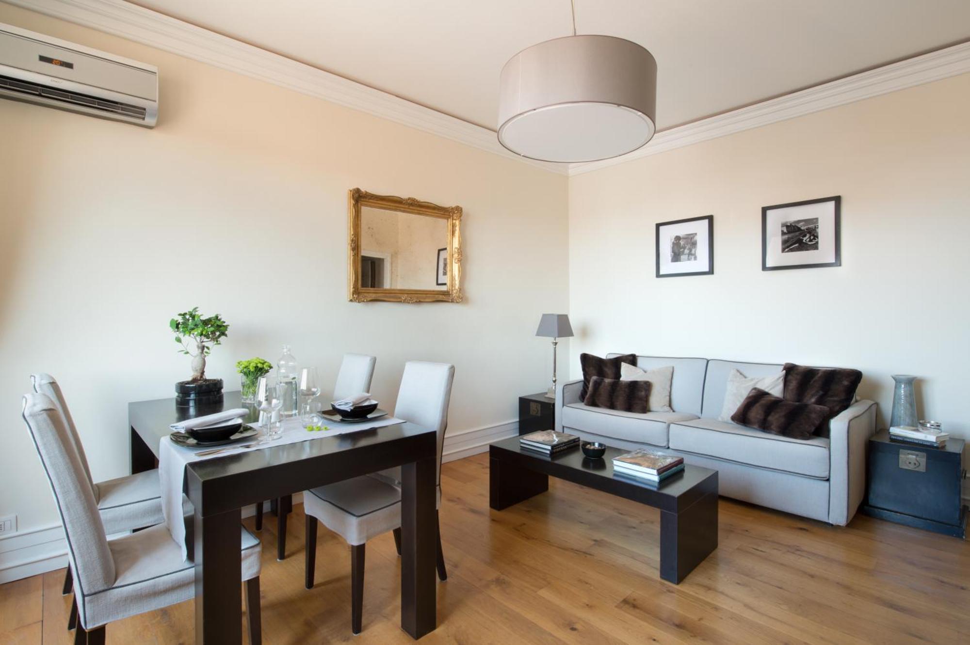 Suite with City View,822875042:JPEG