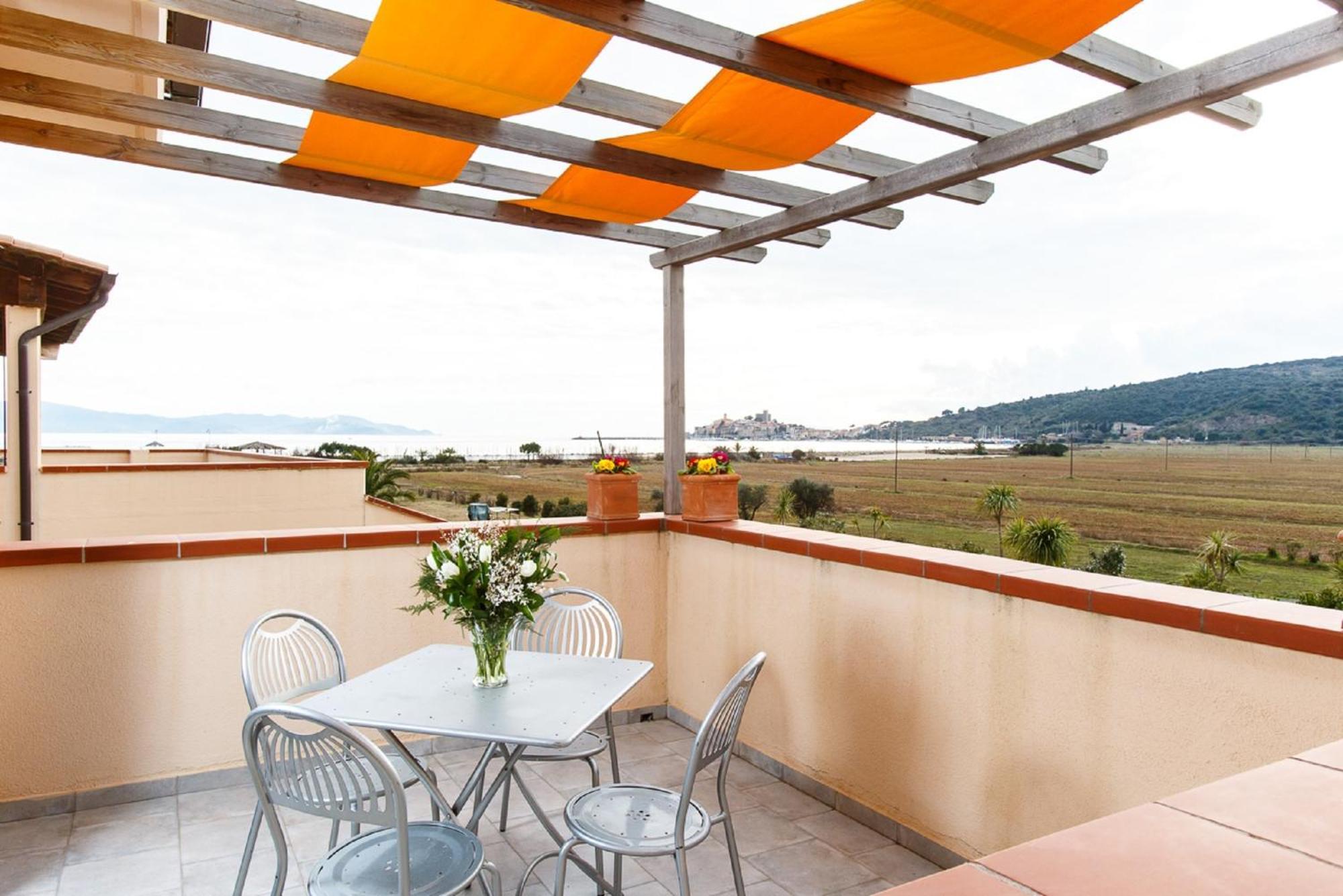 One-Bedroom Apartment Sea View