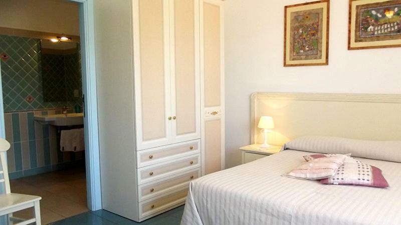 Large Double or Twin Room