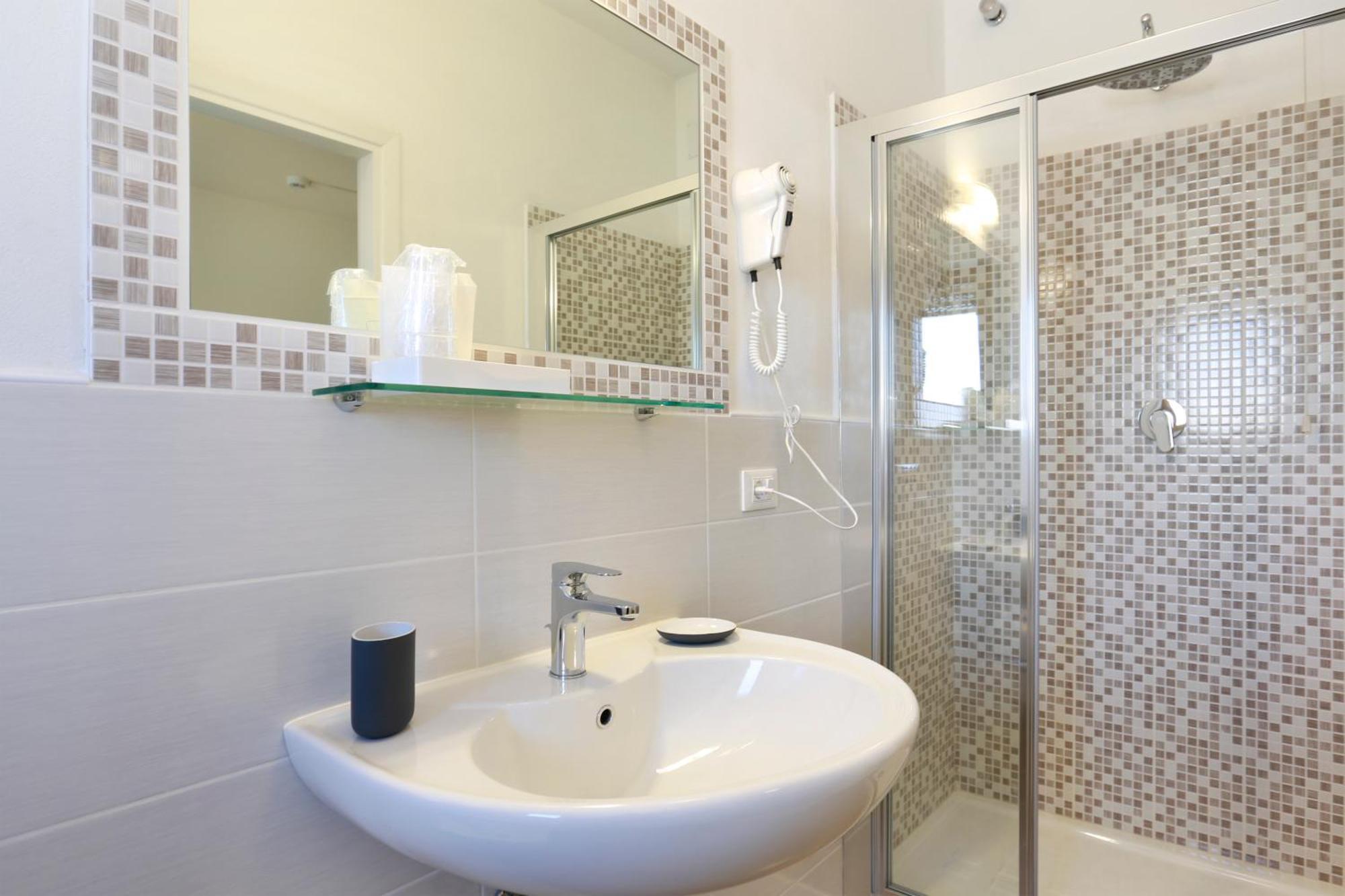 Double Room,843640931:JPEG