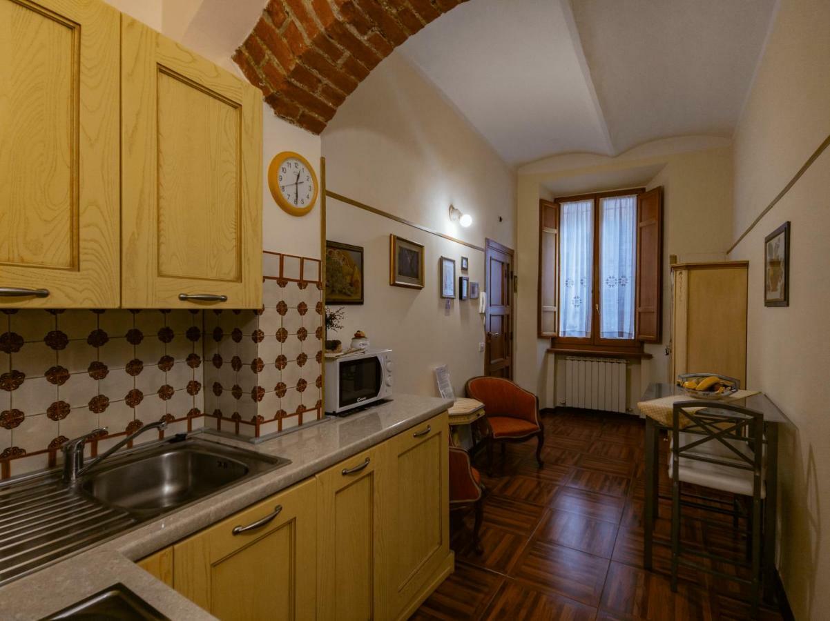 Comfort Single Room with Private Garden - Separate building