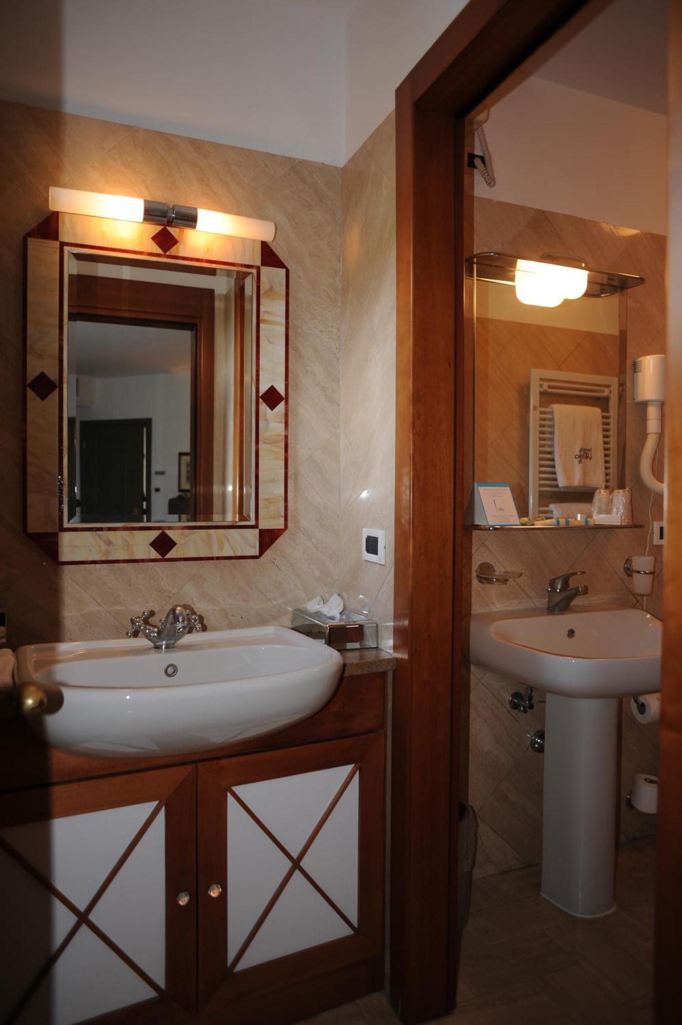 Suite with Terrace,27835838:JPEG